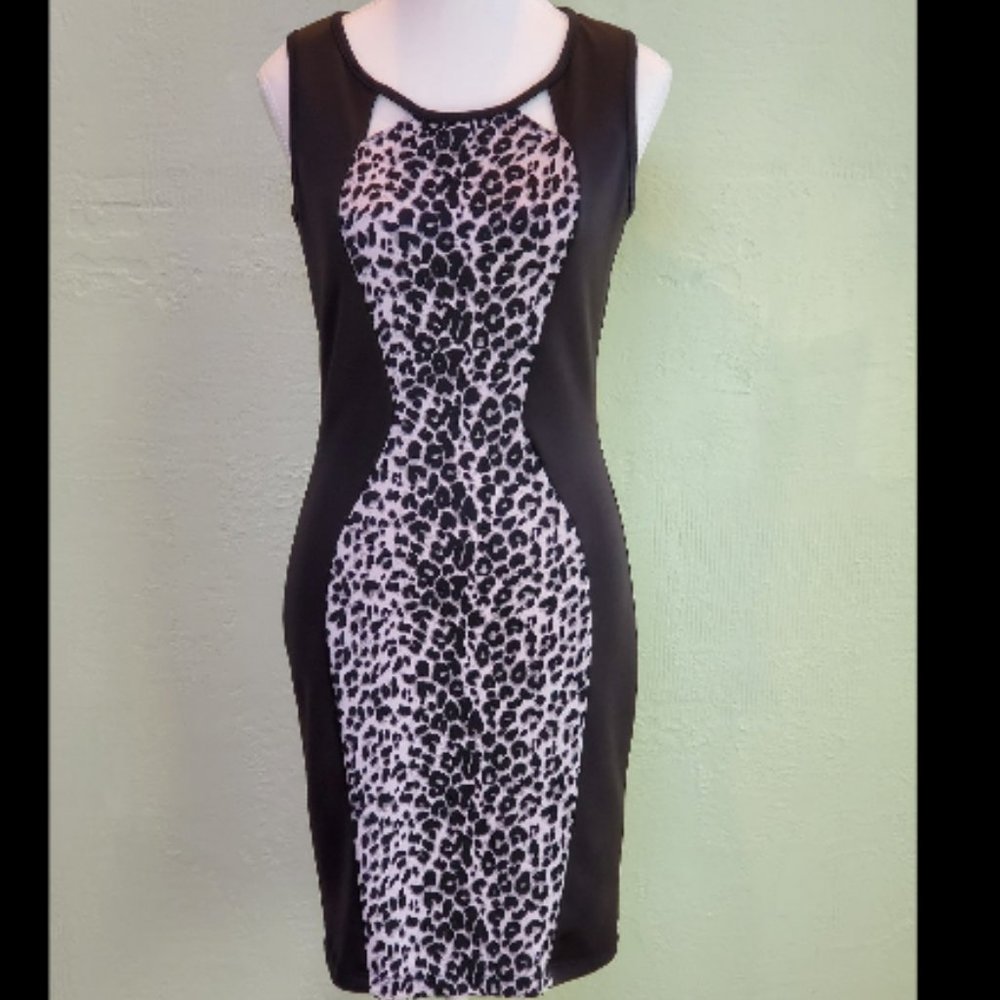 Snow Leopard Pattern Dress - Picture 3 of 7